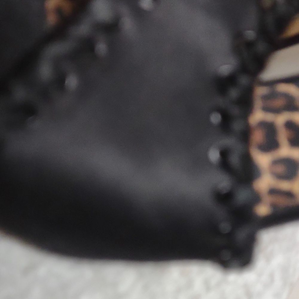 đâBetseyâJohnsonâBlack SatinâHeelsâSizeâ6.5.ââââA8 - Picture 5 of 8